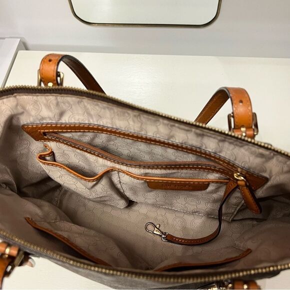 MICHAEL KORS Jet Set Monogram Brown Tote with Gold Hardware & Leather Handles - Picture 8 of 11